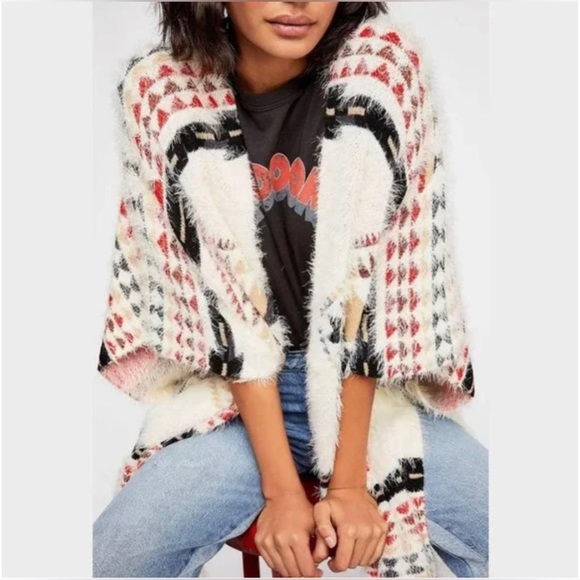 Free People Canyonland Fringe Kimono Southwestern Aztec Fuzzy Poncho One Size - Picture 3 of 16